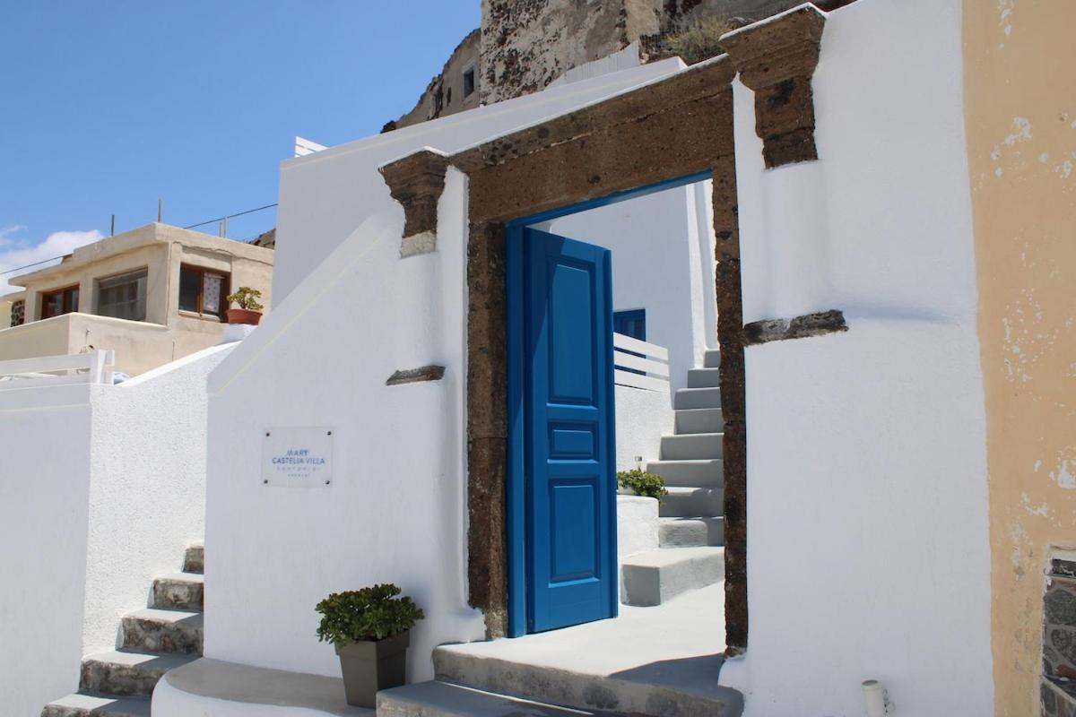 Mary Castelia With Jacuzzi Akrotiri (Santorini)