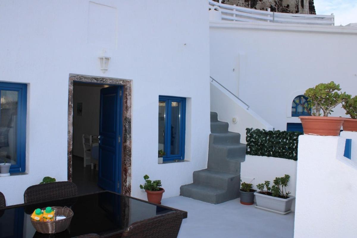 Mary Castelia With Jacuzzi Apartment