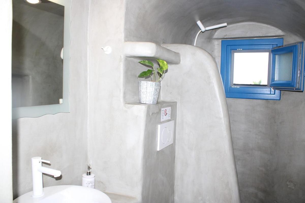 Mary Castelia With Jacuzzi Apartment