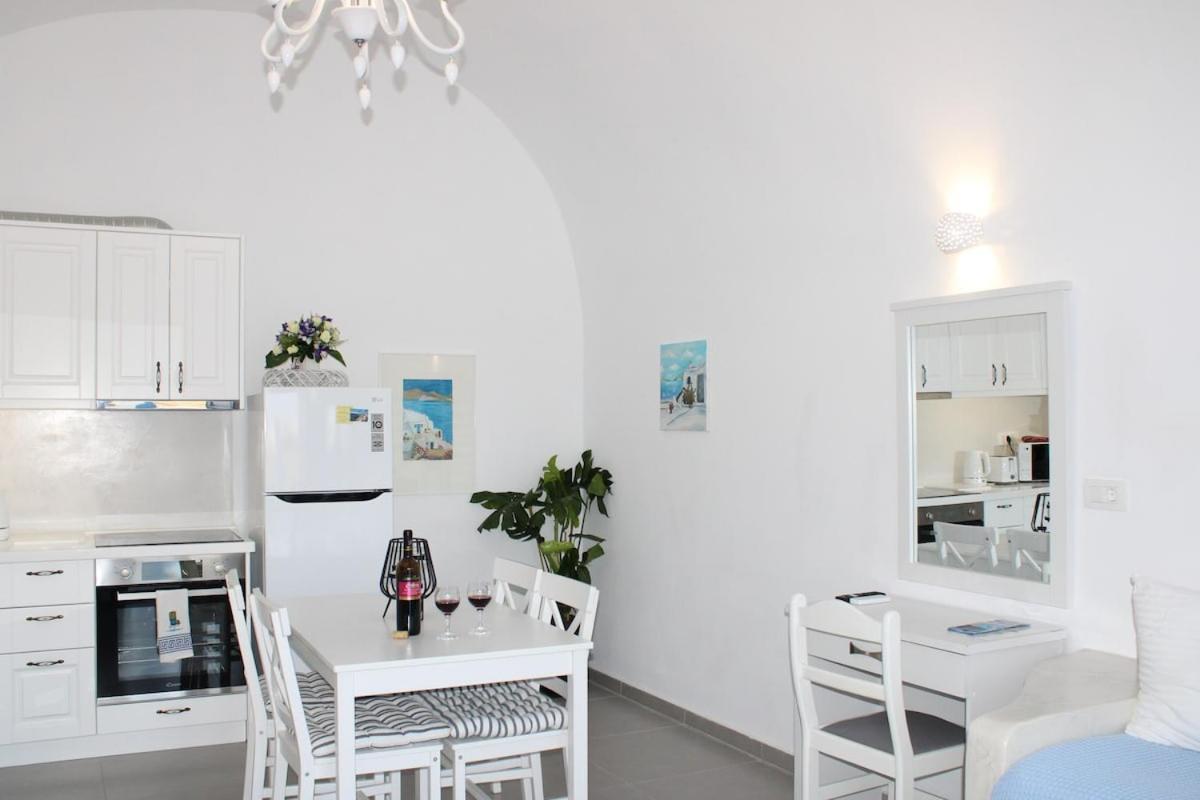 Mary Castelia With Jacuzzi Apartment *